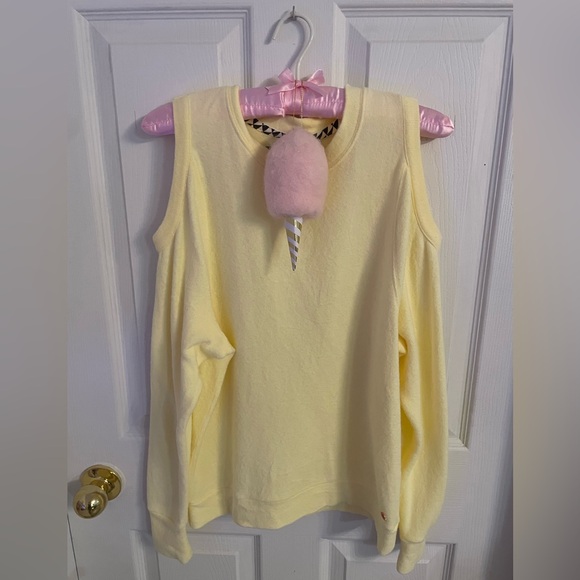 🛹✨VOLCOM Yellow Cold-Shoulder Sweater Size S - Picture 3 of 7